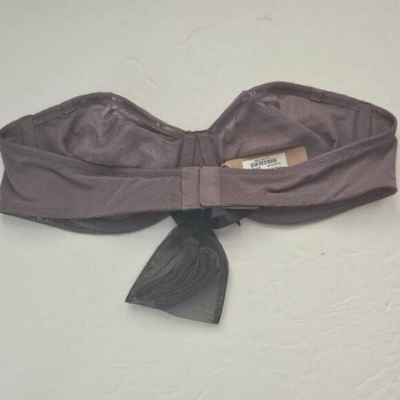 SKIMS STRAPLESS CONVERTIBLE BRA NWT - Picture 4 of 9